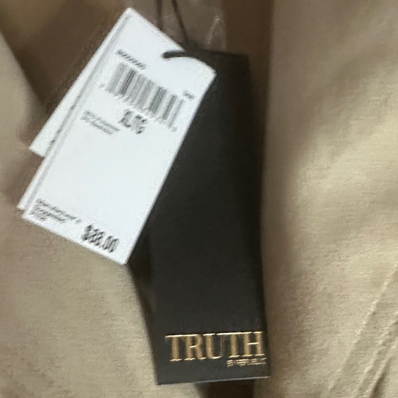 Chic Beige Trench Coat - Picture 3 of 8